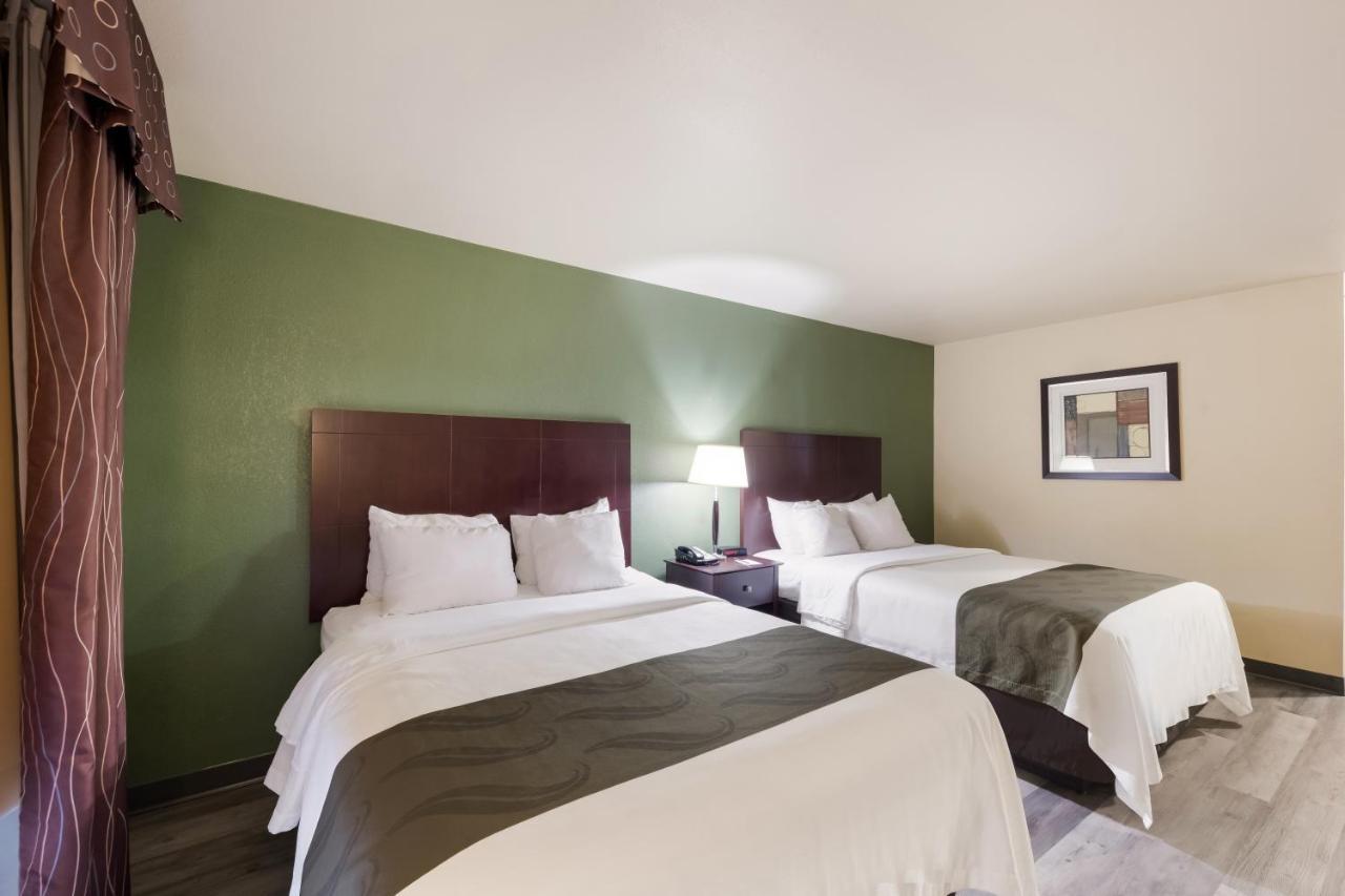 Quality Inn & Suites Terrell Exterior photo